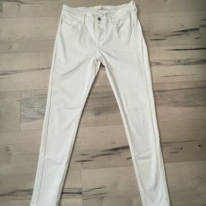 Levi’s Women 710 super skinny jeans.